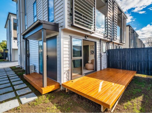 Modern Living Meets Reserve-Side Serenity